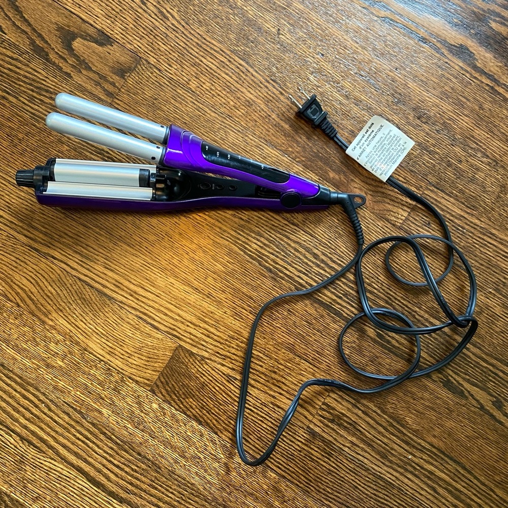 Bed Head adjustable “A Wave We Go” crimper